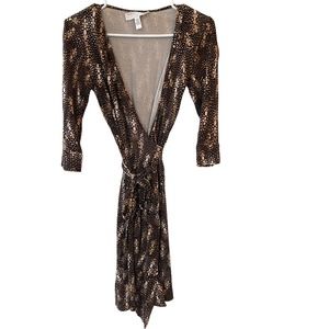 Diane von Furstenberg Vintage 100% Silk Julian Wrap Dress Size 6